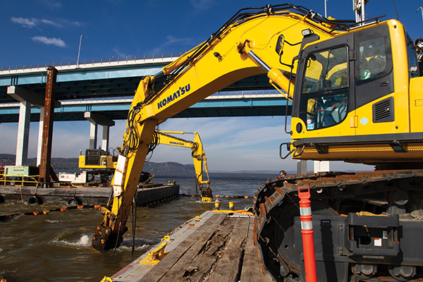 Trimble hardware and software tracked the position and motions of the machines and displayed to the operators the position of their tools underwater. (Photo: Trimble)